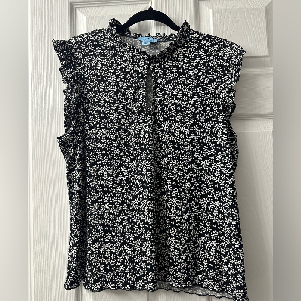 Womens black and white flower blouse